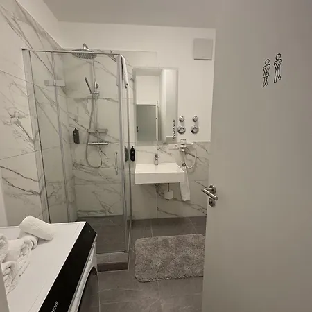 Grosse 4 Zimmer, 7 Betten * Rosenheim