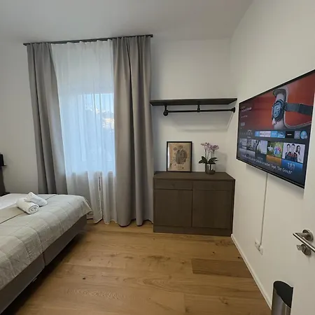 Grosse 4 Zimmer, 7 Betten רוזנהיים
